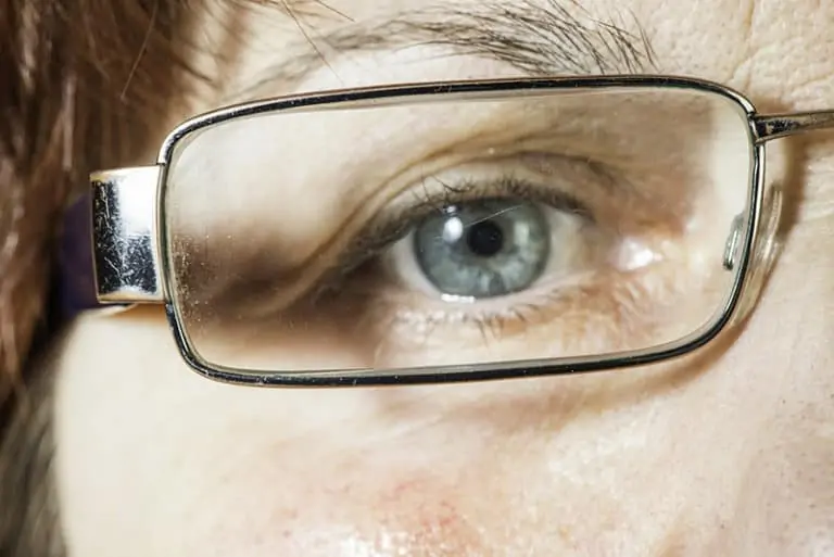 След операция на катаракта – поява на сухота в очите