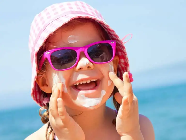 Нужда от детски слънчеви очила – защо и как да изберем правилните