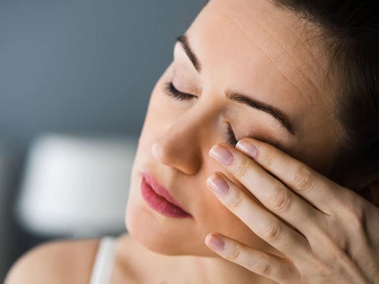 Болка в очите